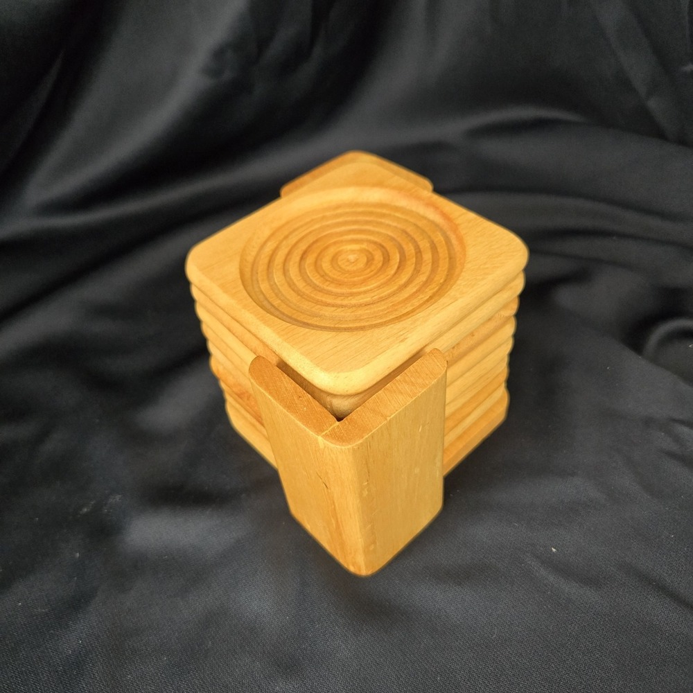 Dolphin Genuine Beechwood Wooden Holder and 8 Coasters Condensation Catch Rings - Picture 6 of 11